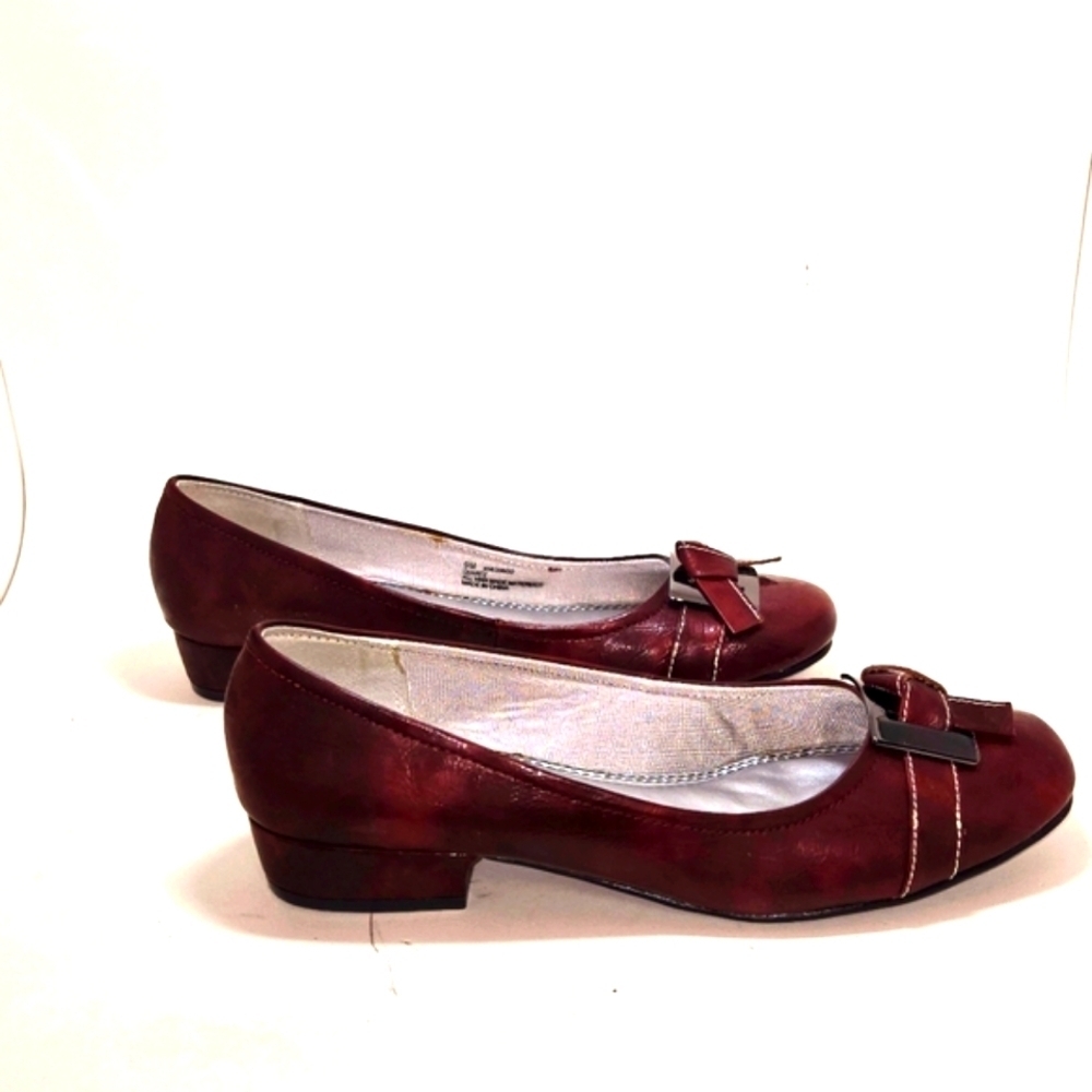 Life Stride Women's Leather Loafer Slip On Shoe Size 9 Burgundy Buckle Bow EUC - Picture 2 of 10